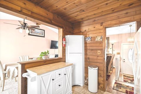 Tiny photo for 2309 Greenbriar Lane, Lindenhurst, IL 60046 (MLS # 12548686)