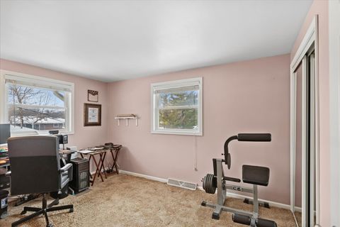 Tiny photo for 2309 Greenbriar Lane, Lindenhurst, IL 60046 (MLS # 12548686)