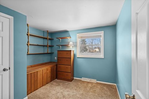 Tiny photo for 2309 Greenbriar Lane, Lindenhurst, IL 60046 (MLS # 12548686)