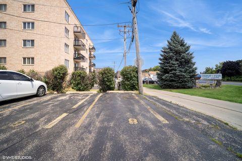 A home in Des Plaines