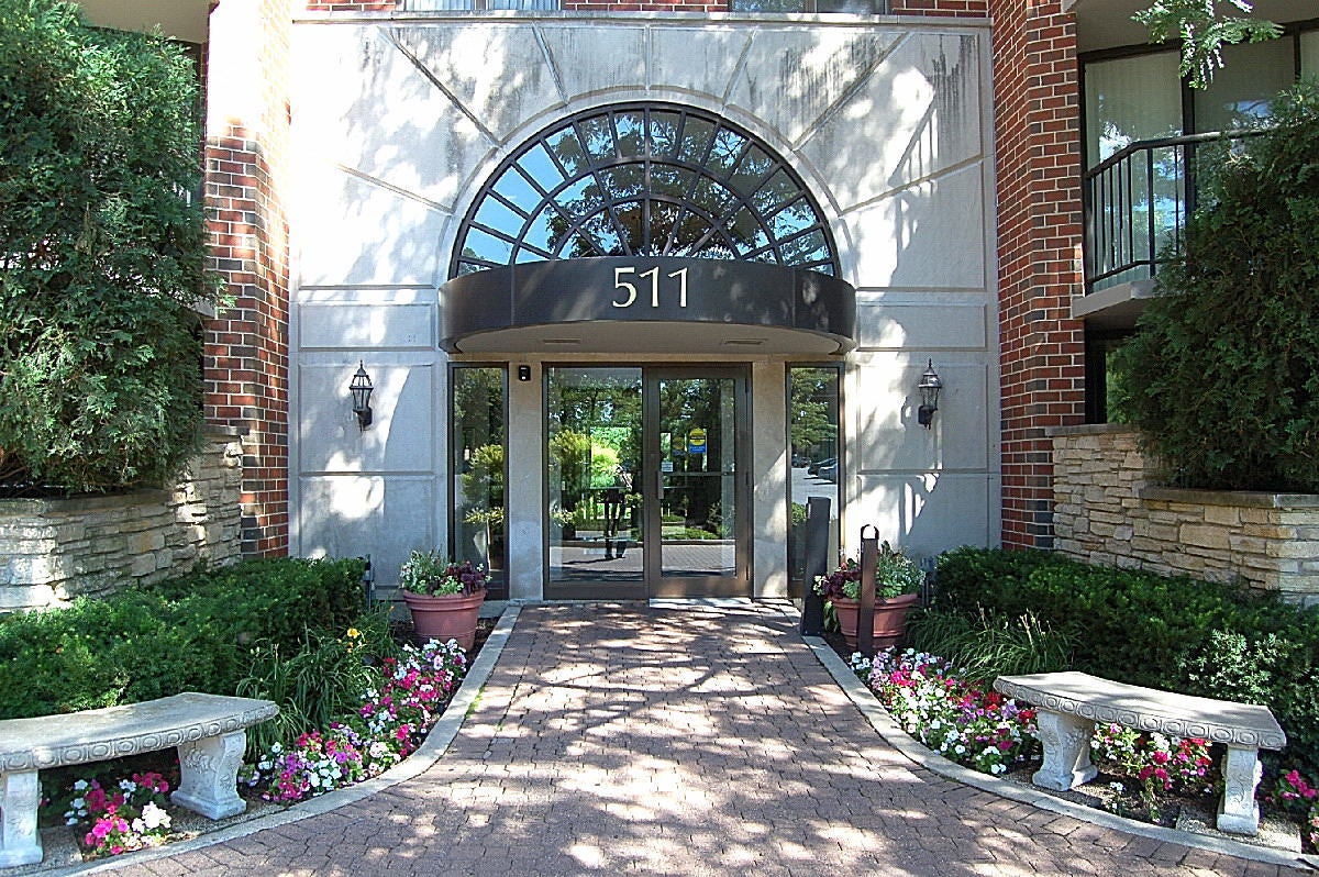 511 Aurora Avenue 418