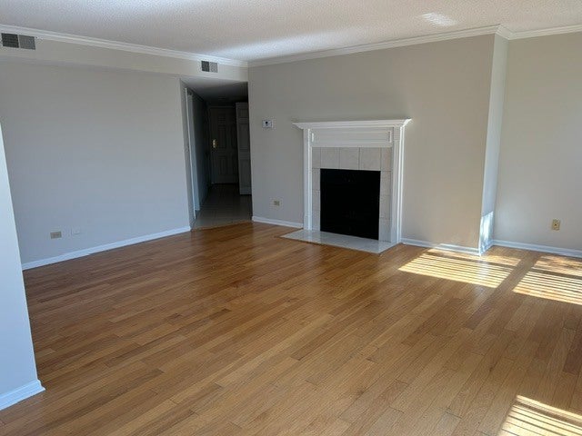 511 Aurora Avenue 418