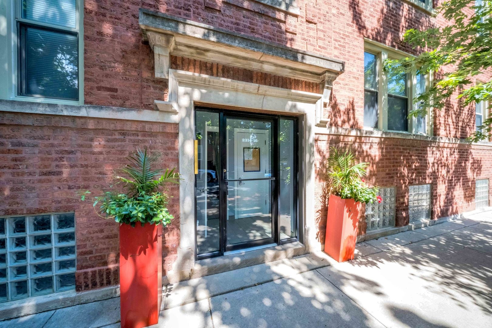2316 W Byron Street 3