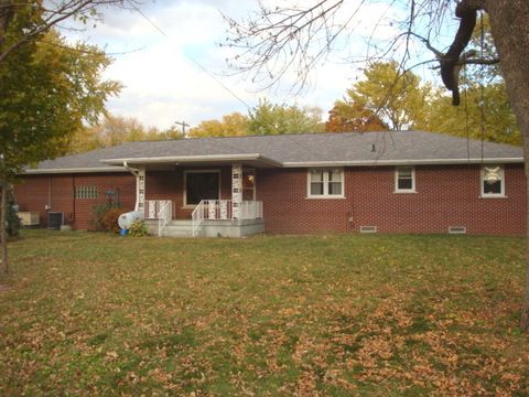 Tiny photo for 522 N Third Street, Cissna Park, IL 60924 (MLS # 12508769)