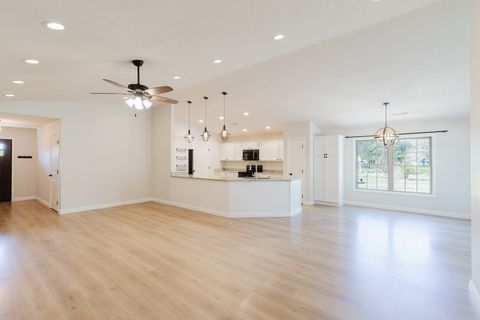 Tiny photo for 318 N Whitney Lane, Marion, IL 62959 (MLS # 12611066)