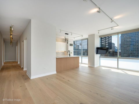 Tiny photo for 8 E RANDOLPH Street #2105, Chicago, IL 60601 (MLS # 12739109)