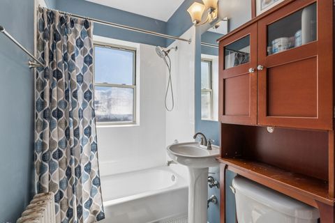 Tiny photo for 2016.5 W Greenleaf Avenue #3D, Chicago, IL 60645 (MLS # 12670374)