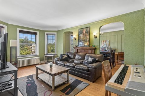 Tiny photo for 2016.5 W Greenleaf Avenue #3D, Chicago, IL 60645 (MLS # 12670374)