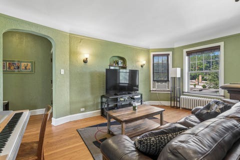 Tiny photo for 2016.5 W Greenleaf Avenue #3D, Chicago, IL 60645 (MLS # 12670374)