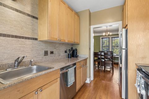 Tiny photo for 2016.5 W Greenleaf Avenue #3D, Chicago, IL 60645 (MLS # 12670374)
