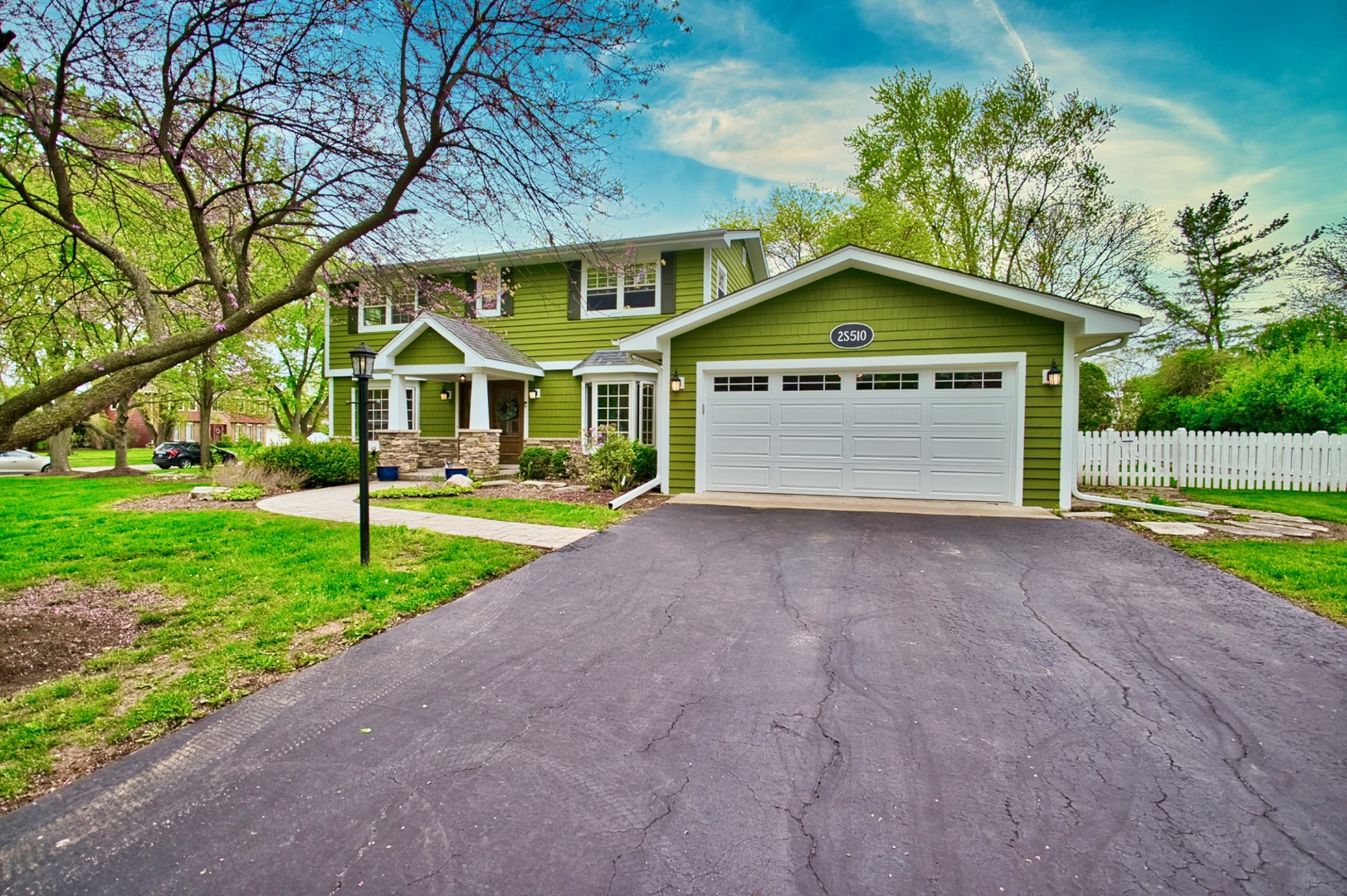 2S510 Seneca Drive