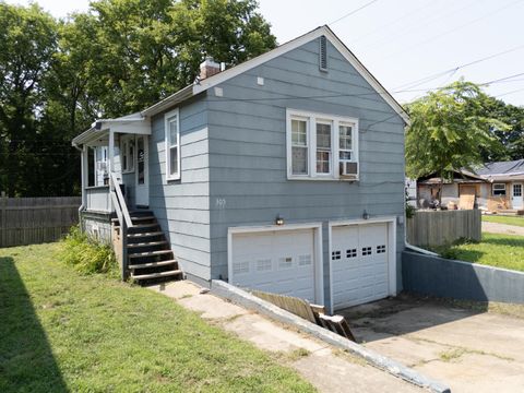 Tiny photo for 225 E Pinckney Street, Pontiac, IL 61764 (MLS # 12433678)
