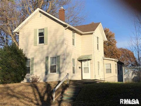 Tiny photo for 2307 FARNAM Street, Davenport, IA 52803 (MLS # QC4259248)
