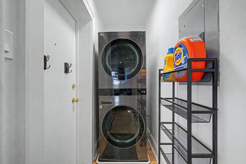 Tiny photo for 1200 W Sherwin Avenue #2K, Chicago, IL 60626 (MLS # 12648478)