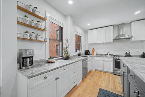 Tiny photo for 1200 W Sherwin Avenue #2K, Chicago, IL 60626 (MLS # 12648478)