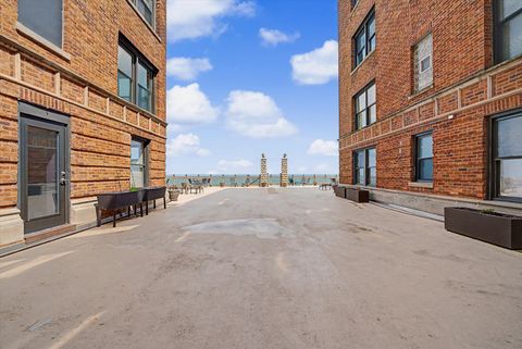Tiny photo for 1200 W Sherwin Avenue #2K, Chicago, IL 60626 (MLS # 12648478)