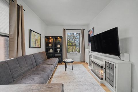 Tiny photo for 1200 W Sherwin Avenue #2K, Chicago, IL 60626 (MLS # 12648478)