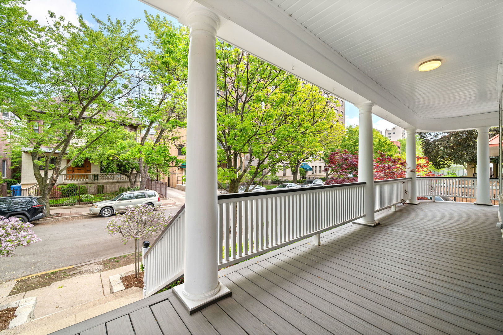 819 W Junior Terrace