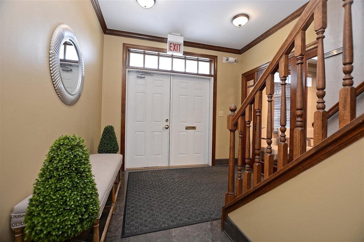 1626 Colonial Parkway
