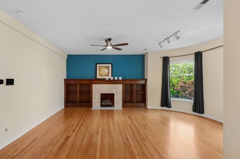 Tiny photo for 4536 N Sheridan Road #303, Chicago, IL 60640 (MLS # 12760178)