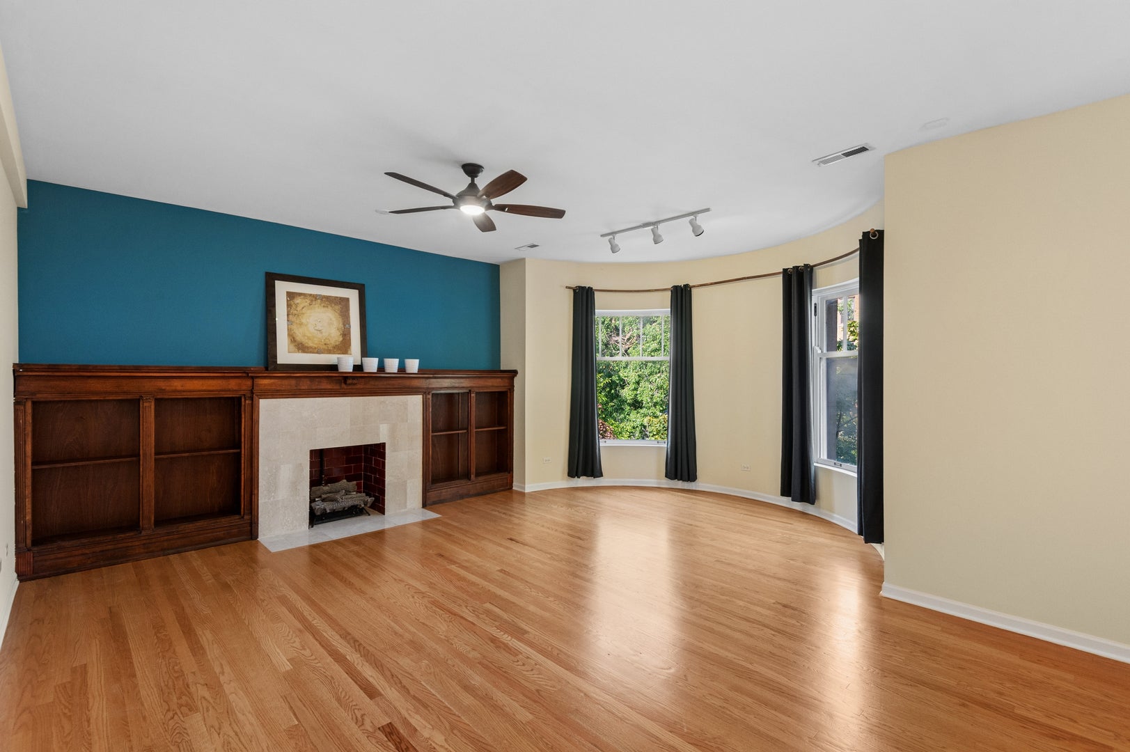 4536 N Sheridan Road 303