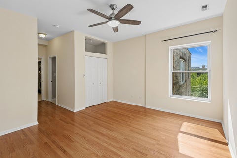 Tiny photo for 4536 N Sheridan Road #303, Chicago, IL 60640 (MLS # 12760178)