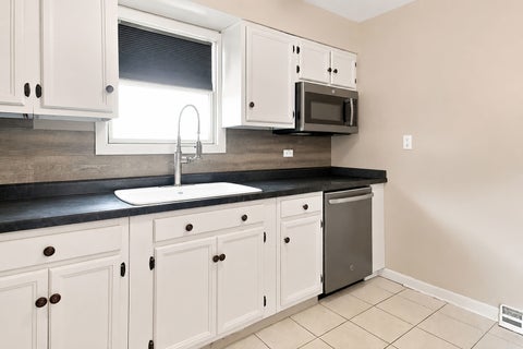 Tiny photo for 534 Whitney Avenue, Winthrop Harbor, IL 60096 (MLS # 12735899)
