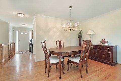 Tiny photo for 19 The Court of Greenway #19, Northbrook, IL 60062 (MLS # 12624207)