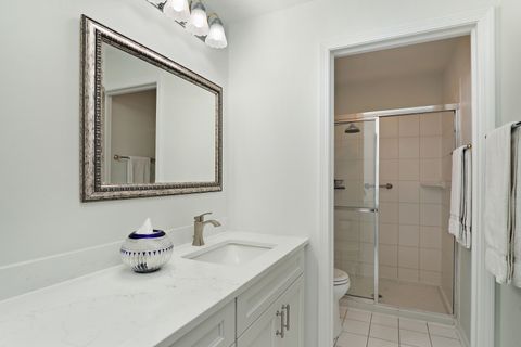 Tiny photo for 19 The Court of Greenway #19, Northbrook, IL 60062 (MLS # 12624207)