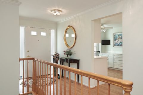 Tiny photo for 19 The Court of Greenway #19, Northbrook, IL 60062 (MLS # 12624207)
