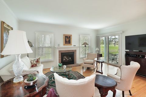 Tiny photo for 19 The Court of Greenway #19, Northbrook, IL 60062 (MLS # 12624207)