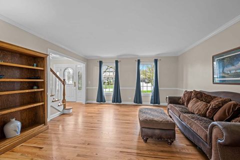 Tiny photo for 1002 Shimer Court, Naperville, IL 60565 (MLS # 12586893)