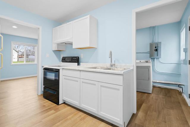 132 W Sauk Trail