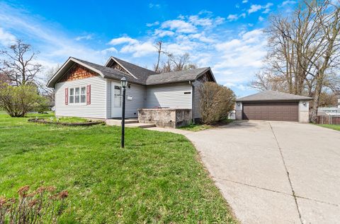 Photo of 10 NE Circle Drive, Joliet, IL 60433 (MLS # 12591418)
