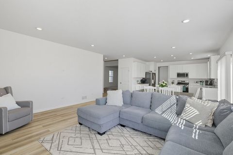 Tiny photo for 320 Ellis Street, Oswego, IL 60543 (MLS # 12496303)