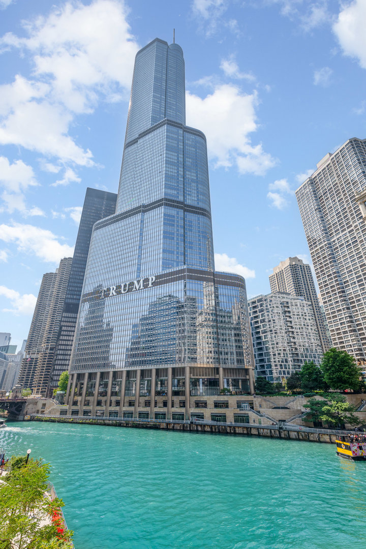 401 N WABASH Avenue 2732