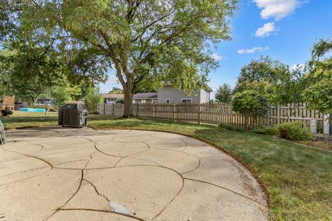 Tiny photo for 831 Pinehurst Lane, Schaumburg, IL 60193 (MLS # 12497120)
