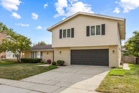 Photo of 831 Pinehurst Lane, Schaumburg, IL 60193 (MLS # 12497120)