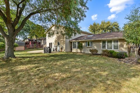 Tiny photo for 831 Pinehurst Lane, Schaumburg, IL 60193 (MLS # 12497120)