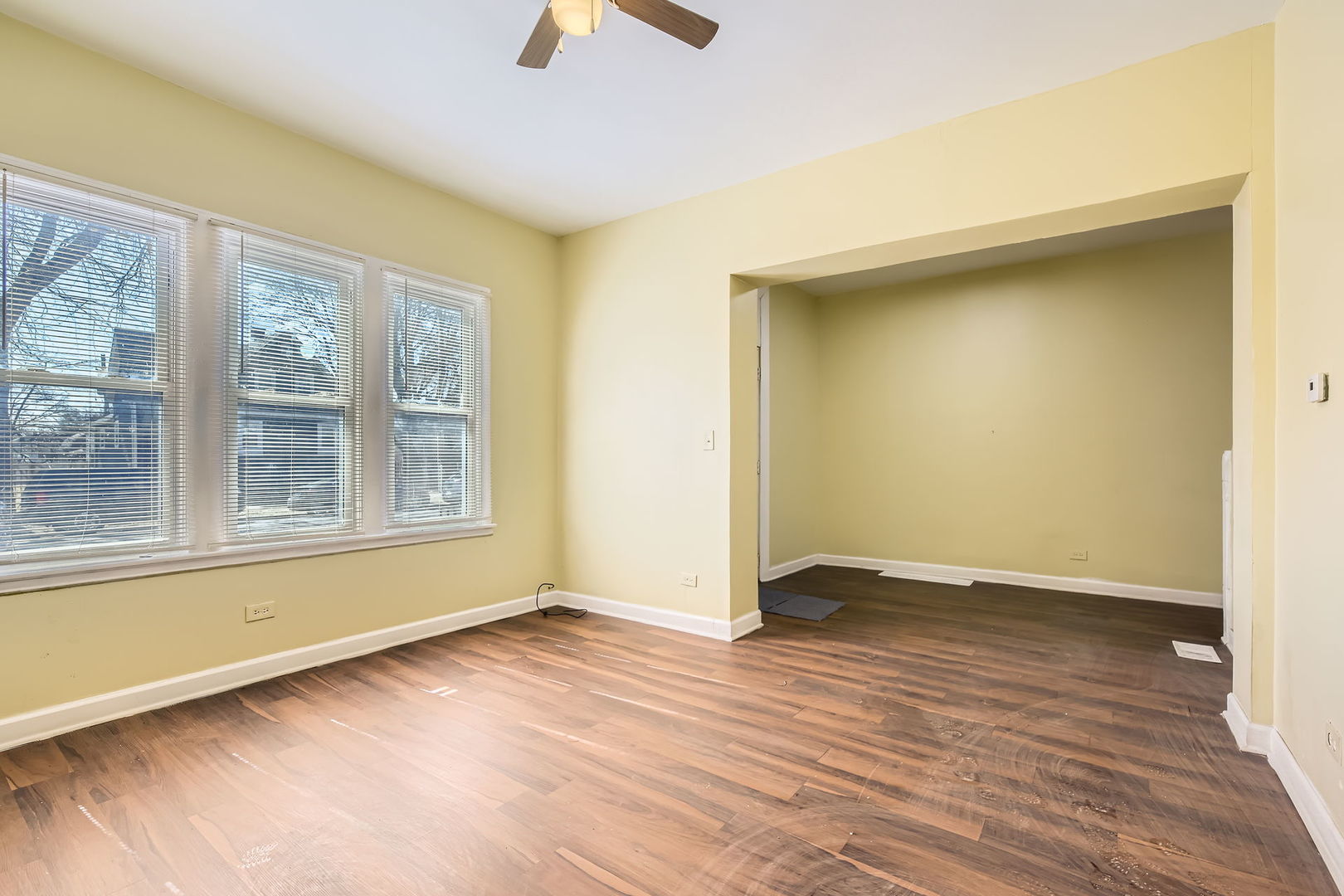 832 E 87th Place