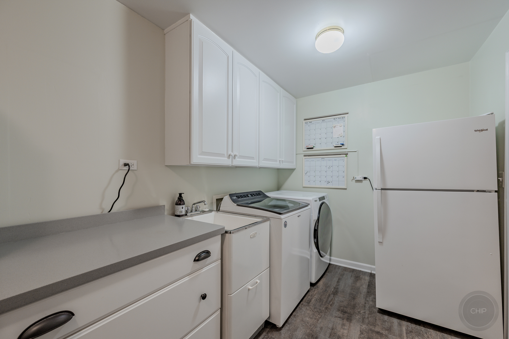 Oak Brook, Illinois, 60523, United States, 2 Bedrooms Bedrooms, ,2 BathroomsBathrooms,Residential,Active,2035137
