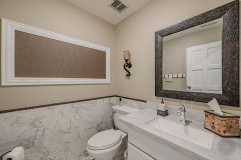 Tiny photo for 4 Oak Brook Club Drive #G205, Oak Brook, IL 60523 (MLS # 12614089)