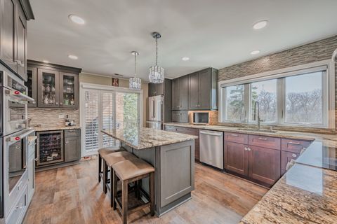 Tiny photo for 4 Oak Brook Club Drive #G205, Oak Brook, IL 60523 (MLS # 12614089)