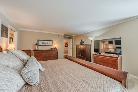 Tiny photo for 4 Oak Brook Club Drive #G205, Oak Brook, IL 60523 (MLS # 12614089)
