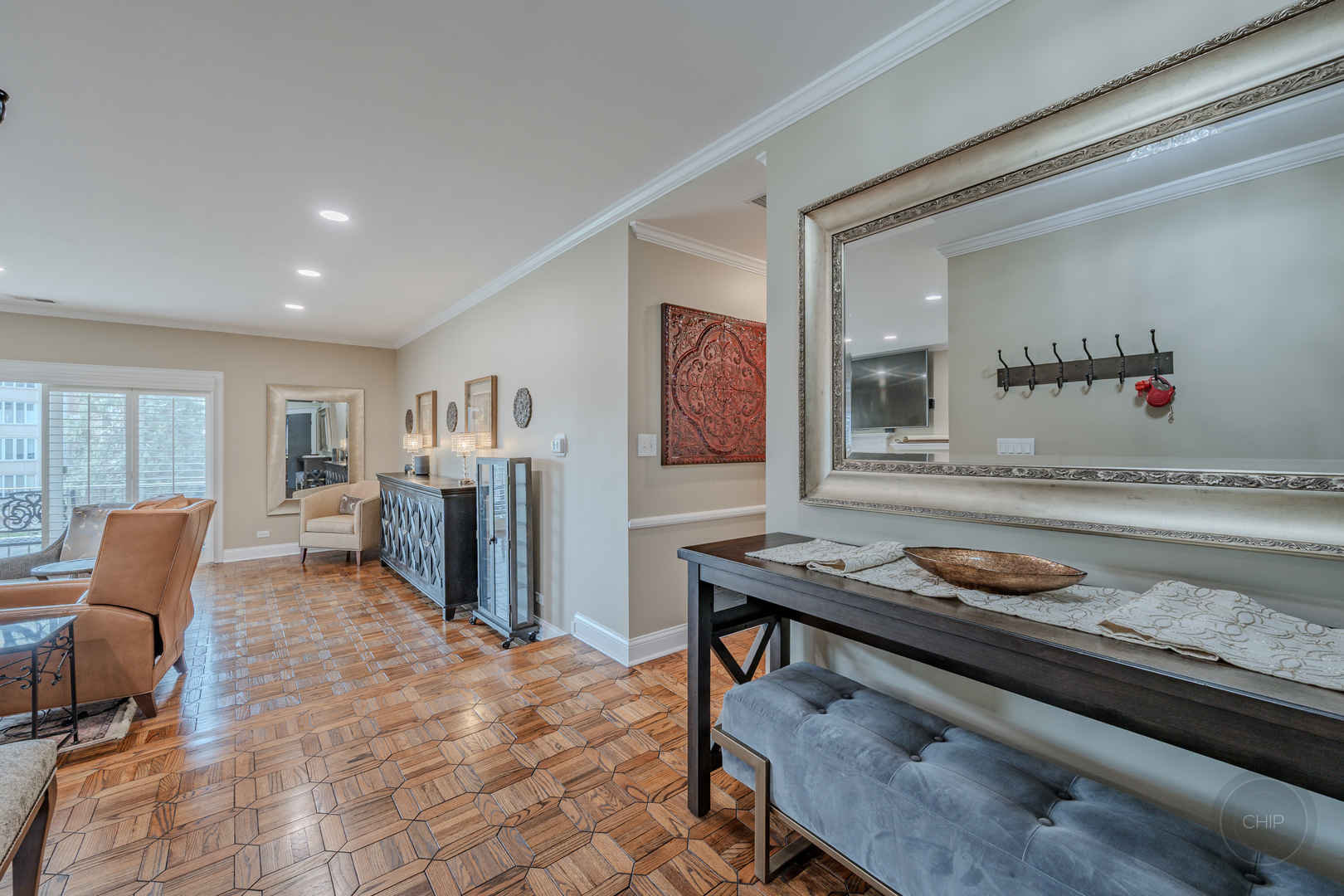 Oak Brook, Illinois, 60523, United States, 2 Bedrooms Bedrooms, ,2 BathroomsBathrooms,Residential,Active,2035137