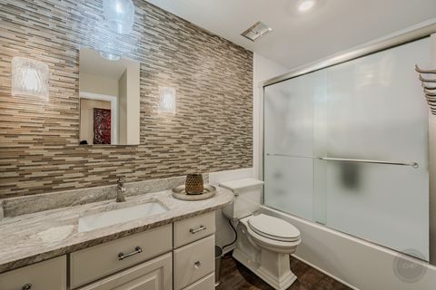 Tiny photo for 4 Oak Brook Club Drive #G205, Oak Brook, IL 60523 (MLS # 12614089)