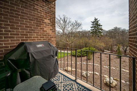 Tiny photo for 4 Oak Brook Club Drive #G205, Oak Brook, IL 60523 (MLS # 12614089)