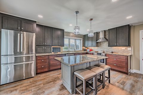 Tiny photo for 4 Oak Brook Club Drive #G205, Oak Brook, IL 60523 (MLS # 12614089)