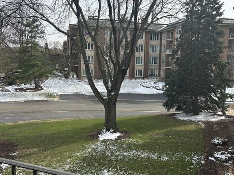 Tiny photo for 4 Oak Brook Club Drive #G205, Oak Brook, IL 60523 (MLS # 12614089)