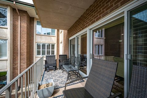 Tiny photo for 4 Oak Brook Club Drive #G205, Oak Brook, IL 60523 (MLS # 12614089)